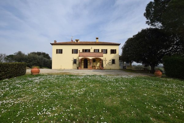 casa indipendente in vendita a Montepulciano in zona Valiano