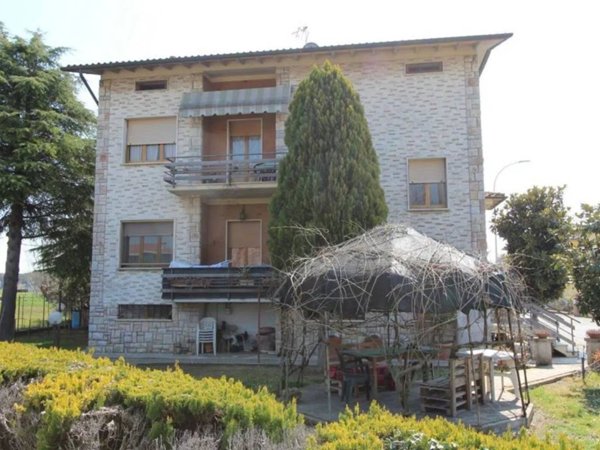 casa indipendente in vendita a Montepulciano in zona Montepulciano Stazione