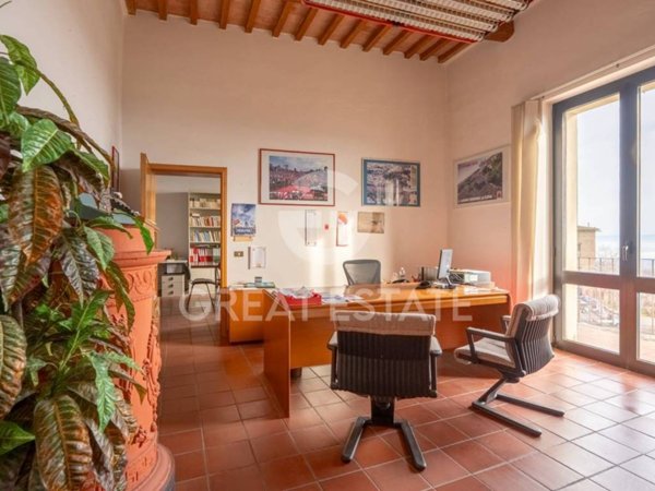 intera palazzina in vendita a Montepulciano