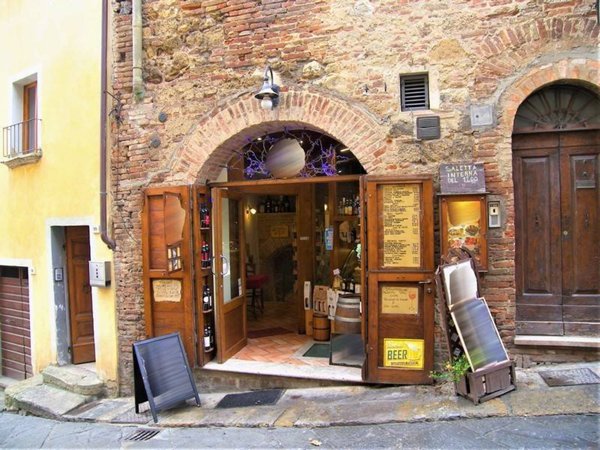 negozio in vendita a Montepulciano