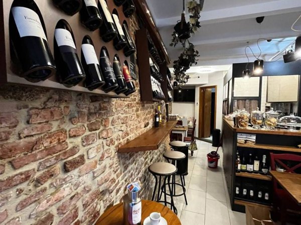 negozio in vendita a Montepulciano