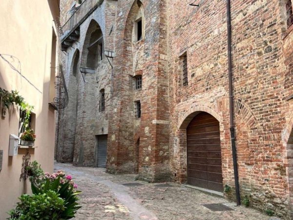 locale commerciale in vendita a Montepulciano