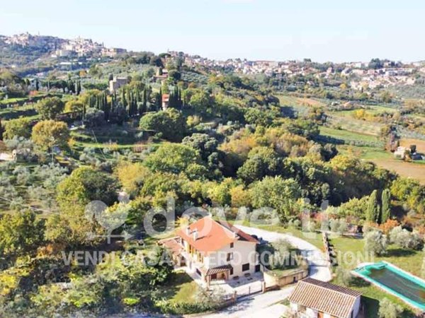 casa indipendente in vendita a Montepulciano