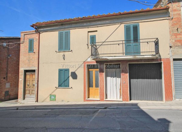 casa indipendente in vendita a Montepulciano in zona Valiano