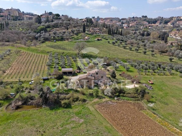 casa indipendente in vendita a Montepulciano
