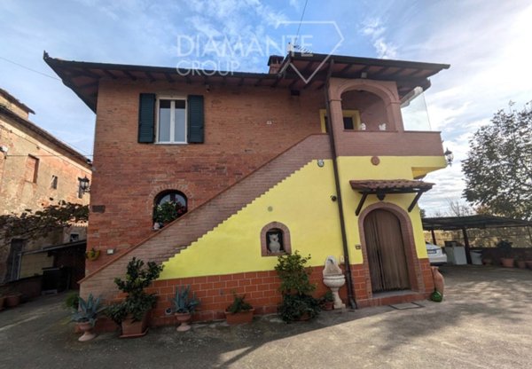 casa indipendente in vendita a Montepulciano in zona Acquaviva