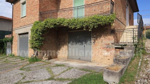 casa indipendente in vendita a Montepulciano in zona Gracciano