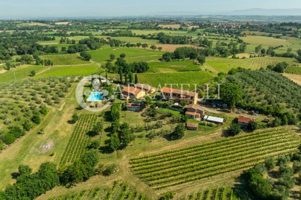 locale di sgombero in vendita a Montepulciano in zona Argiano