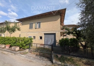 casa semindipendente in vendita a Montepulciano in zona Montepulciano Stazione