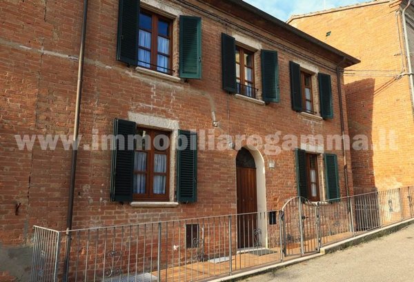 casa indipendente in vendita a Montepulciano in zona Acquaviva