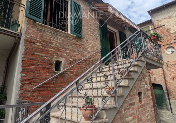 casa semindipendente in vendita a Montepulciano in zona Valiano