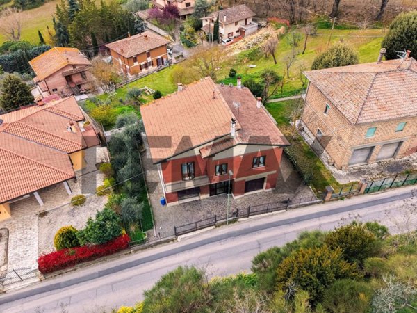 casa indipendente in vendita a Montepulciano