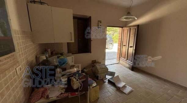casa indipendente in vendita a Montepulciano in zona Abbadia
