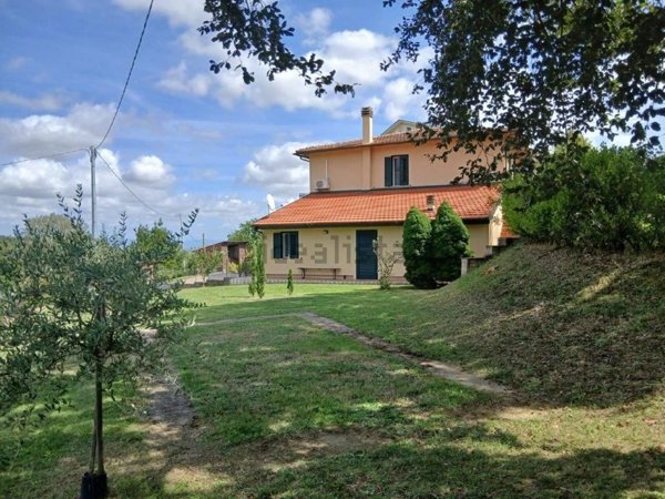casa indipendente in vendita a Montepulciano