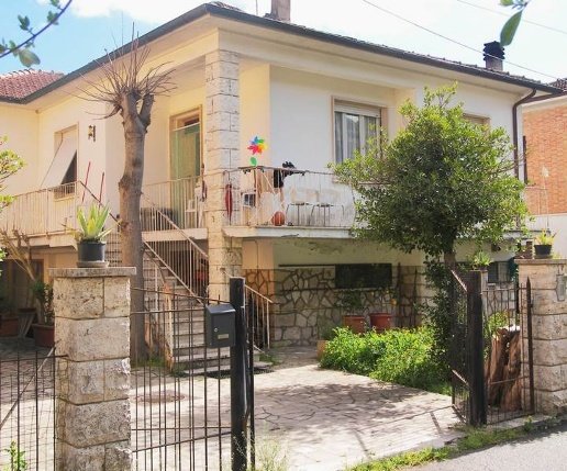casa indipendente in vendita a Montepulciano in zona Montepulciano Stazione