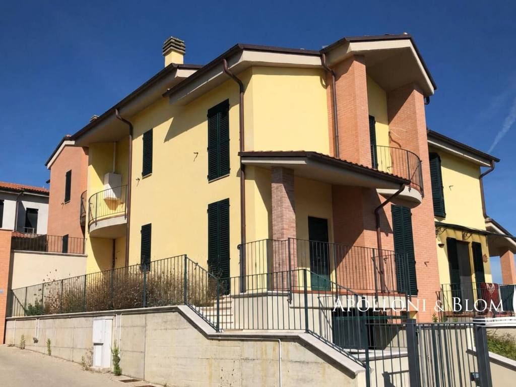 casa indipendente in vendita a Montepulciano in zona Gracciano