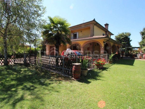casa indipendente in vendita a Montepulciano in zona Acquaviva