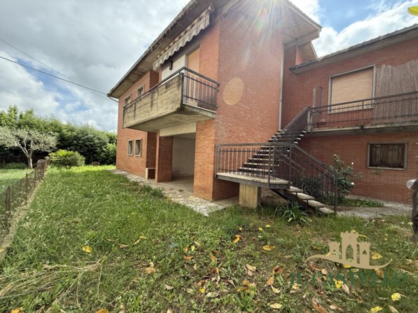 casa indipendente in vendita a Montepulciano in zona Montepulciano Stazione