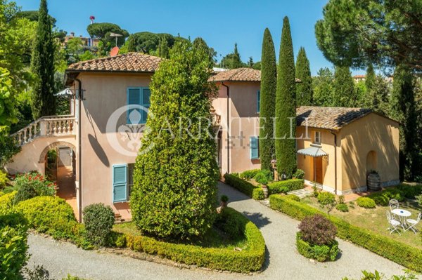 albergo in vendita a Montepulciano