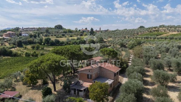 casa indipendente in vendita a Montepulciano