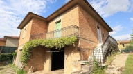 casa indipendente in vendita a Montepulciano in zona Gracciano