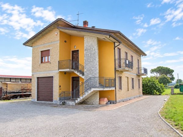 casa indipendente in vendita a Montepulciano in zona Acquaviva