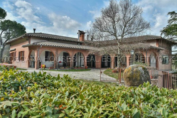 casa indipendente in vendita a Montepulciano