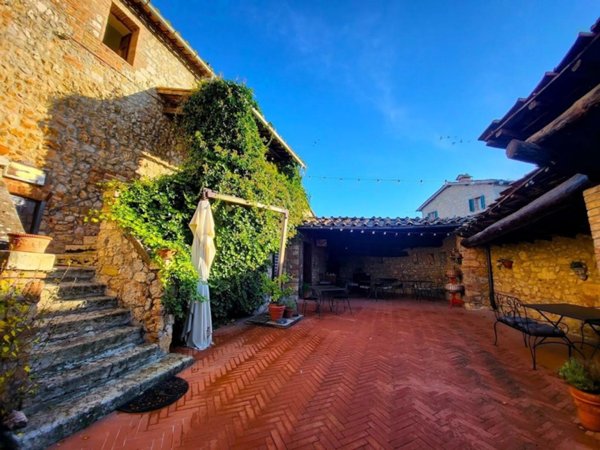 negozio in vendita a Monteriggioni