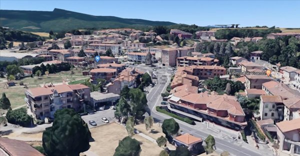 locale commerciale in vendita a Monteriggioni