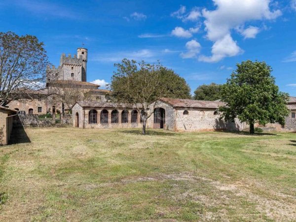locale di sgombero in vendita a Monteriggioni