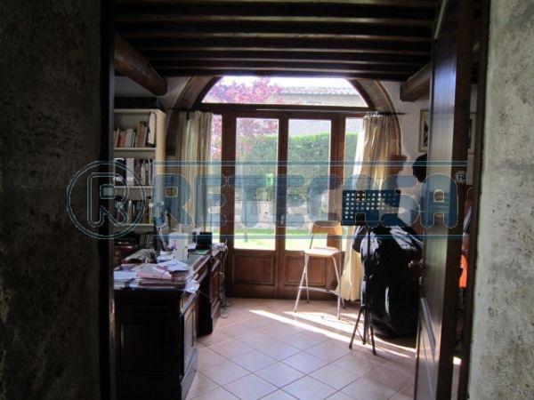 pentavano in vendita a Monteriggioni