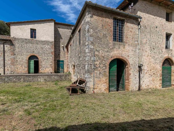 locale di sgombero in vendita a Monteriggioni