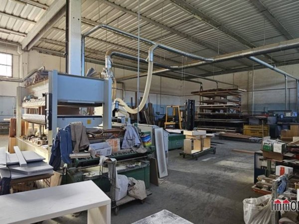 locale commerciale in vendita a Monteriggioni