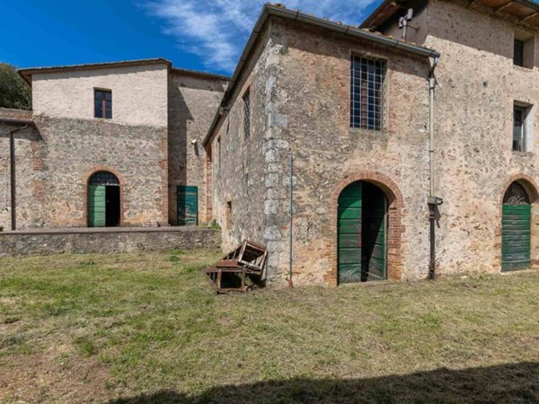 locale di sgombero in vendita a Monteriggioni