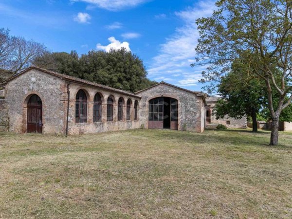 locale di sgombero in vendita a Monteriggioni