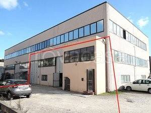 negozio in vendita a Monteriggioni in zona Badesse