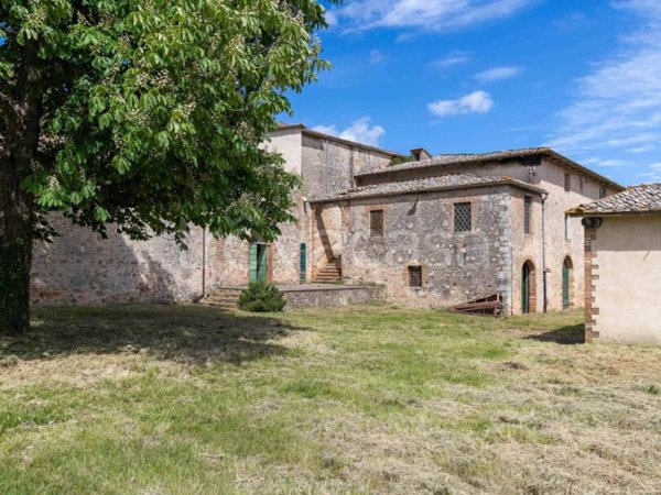 locale di sgombero in vendita a Monteriggioni