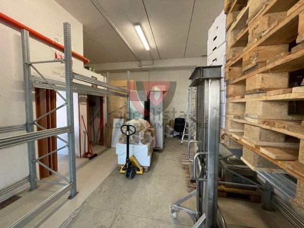 locale di sgombero in vendita a Monteriggioni