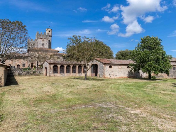 locale di sgombero in vendita a Monteriggioni in zona Riciano