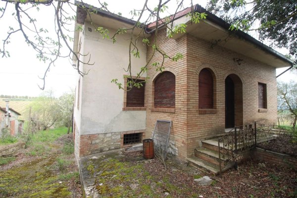casa indipendente in vendita a Monteroni d'Arbia in zona Radi
