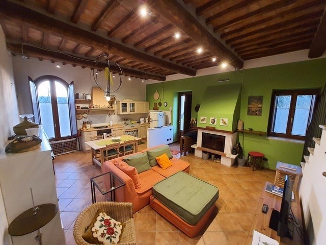 appartamento in vendita a Monteroni d'Arbia in zona Radi