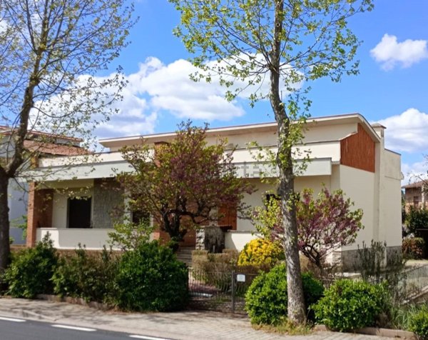 casa indipendente in vendita a Monteroni d'Arbia