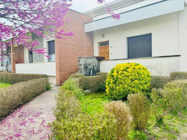 casa indipendente in vendita a Monteroni d'Arbia