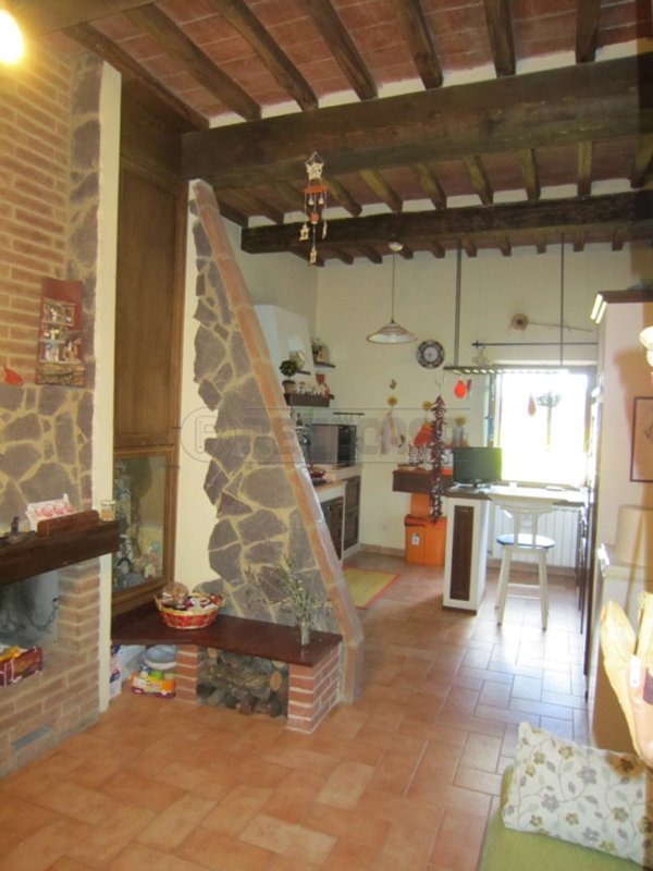 appartamento in vendita a Monteroni d'Arbia in zona Lucignano