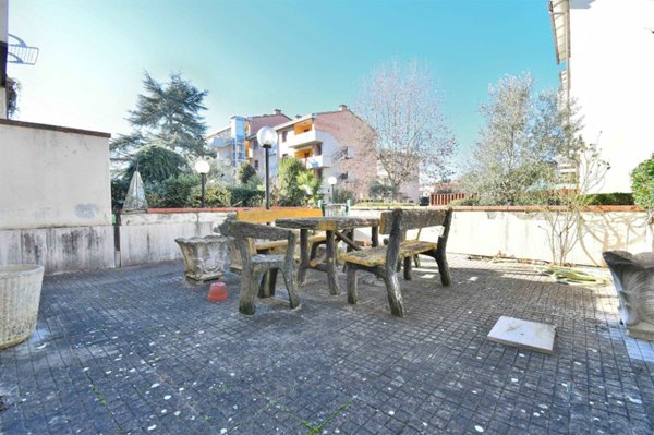 appartamento in vendita a Monteroni d'Arbia in zona Ponte a Tressa
