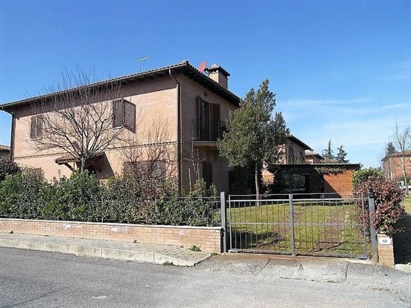 casa indipendente in vendita a Monteroni d'Arbia