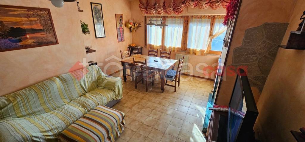 appartamento in vendita a Monteroni d'Arbia in zona Ponte a Tressa