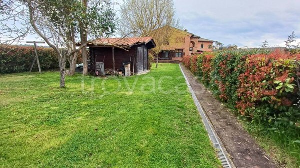 appartamento in vendita a Monteroni d'Arbia in zona Lucignano