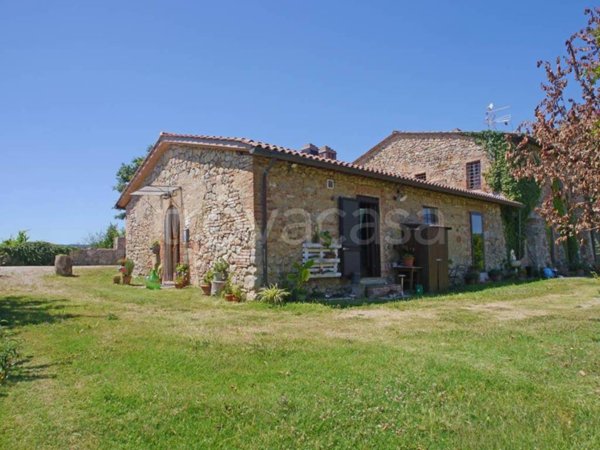 appartamento in vendita a Monteroni d'Arbia in zona Radi