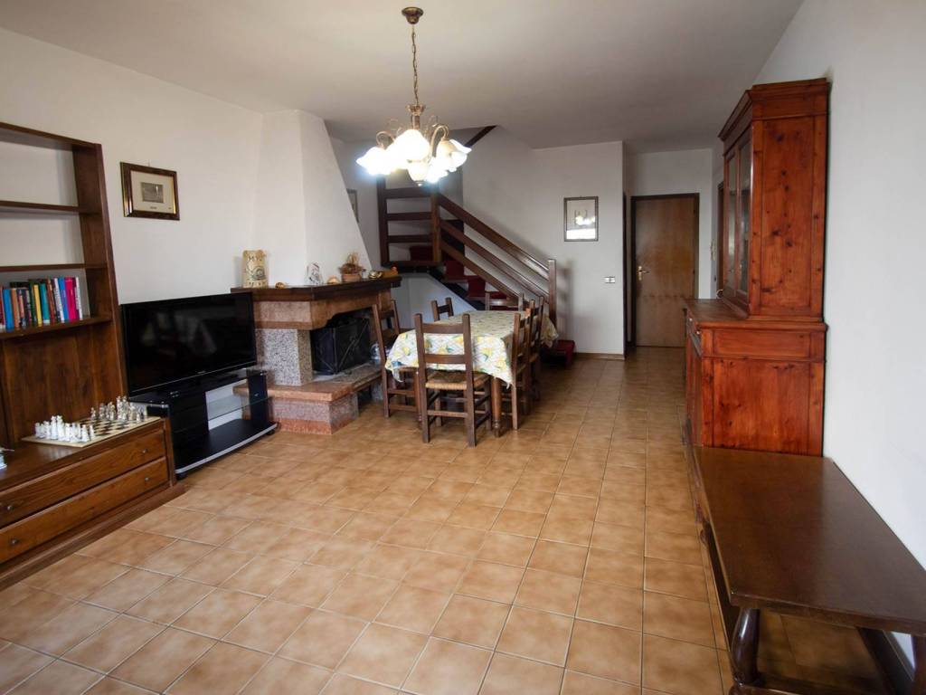 appartamento in vendita a Monteroni d'Arbia in zona Ponte a Tressa